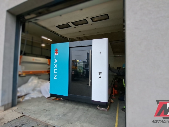 Our new 6 kW Fiber Laser has arrived!